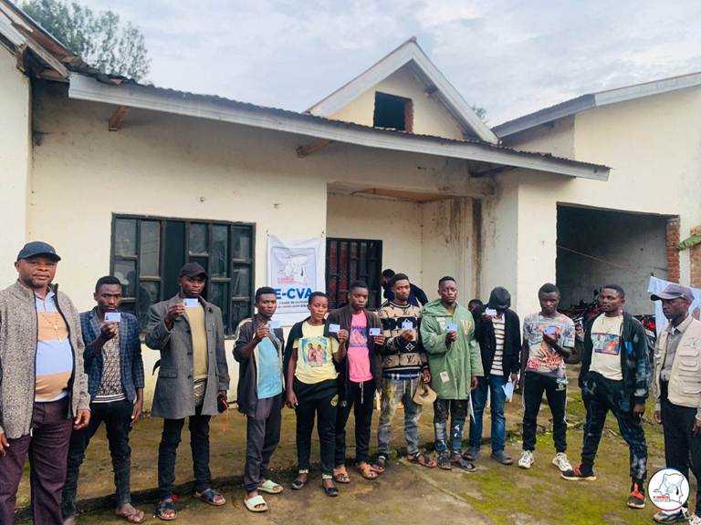 Lubero : 36 ex-combattants reçoivent leurs cartes biométriques dans le cadre des opérations IVO lancées par le P-DDRCS